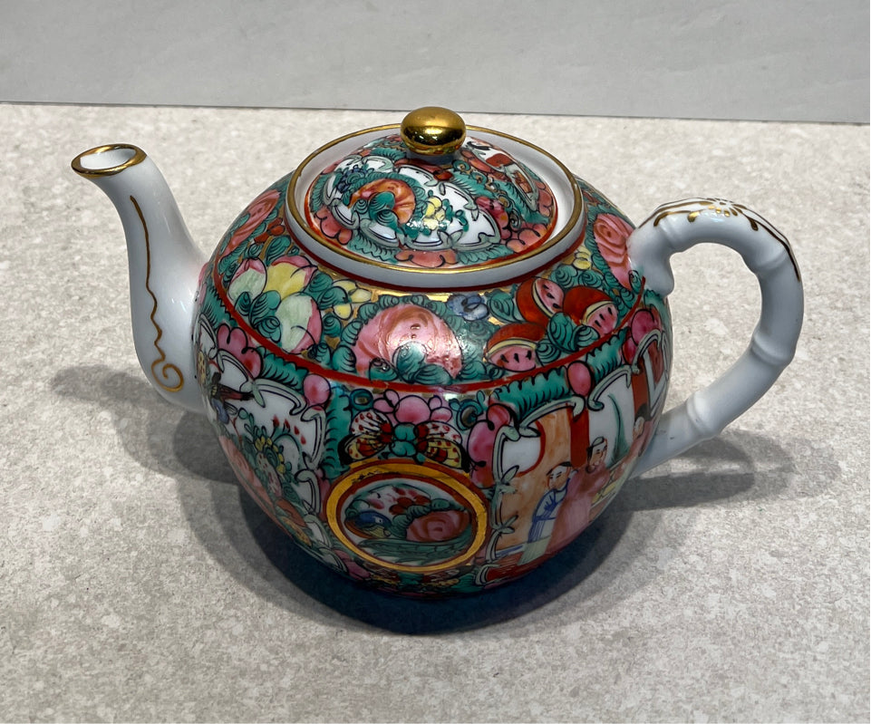 Rose Medallion Teapot