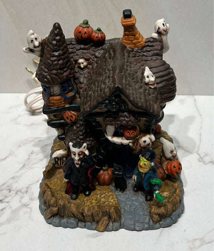 Spooky Hollow Haunted House