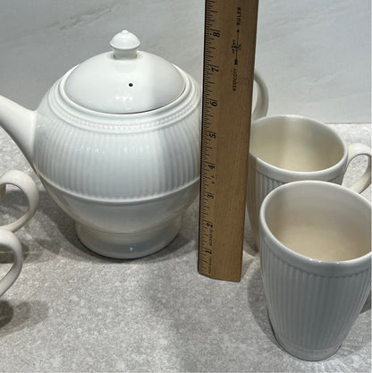 Wedgwood Teapot And 6 Mugs