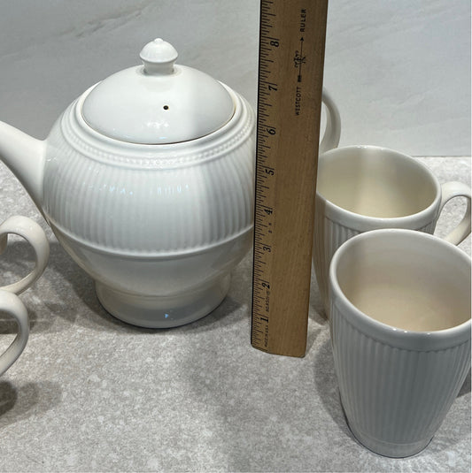 Wedgwood Teapot And 6 Mugs