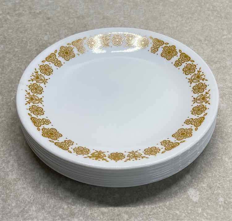 Set of 8 Corelle Plates