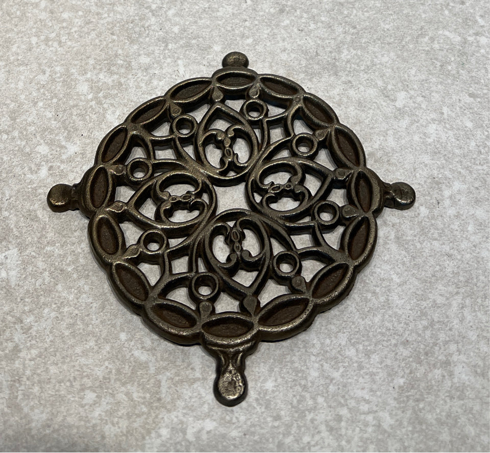 Trivet