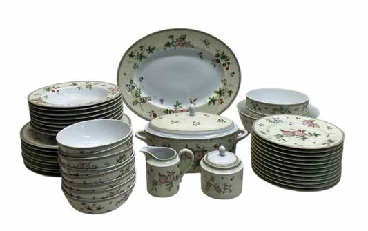 Wedgwood Fleur Dinnerware Set