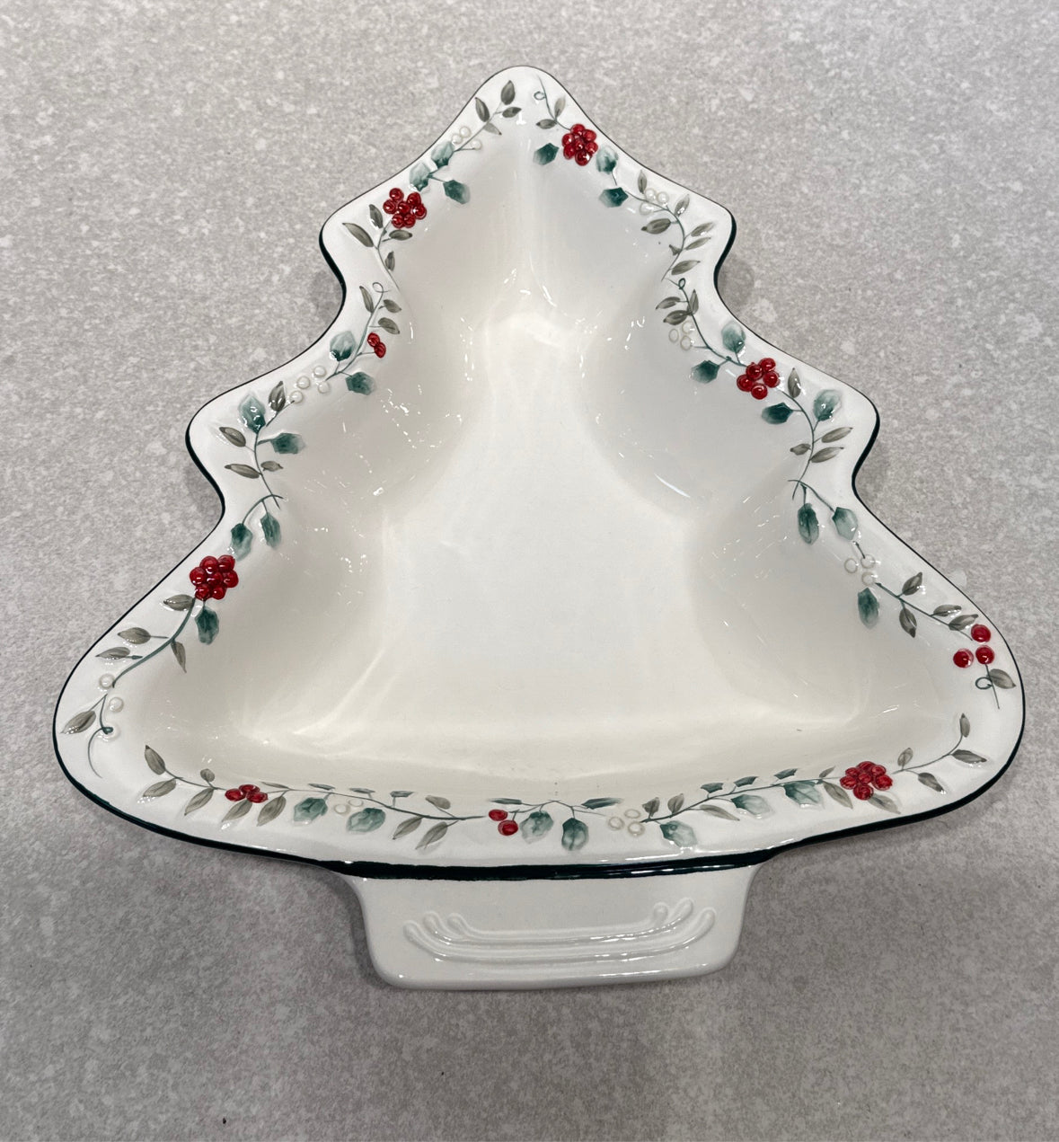 Pfaltzgraff Winterberry Tree Plate