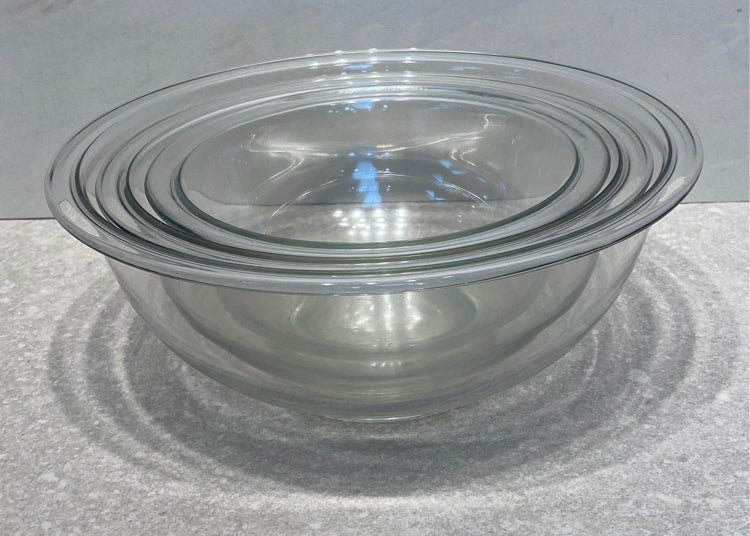 Set of 3 Pyrex Mixing Bowls