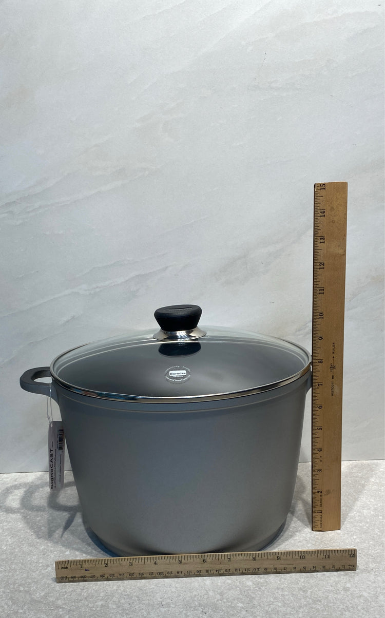 Signocast Stock pot Retails $169