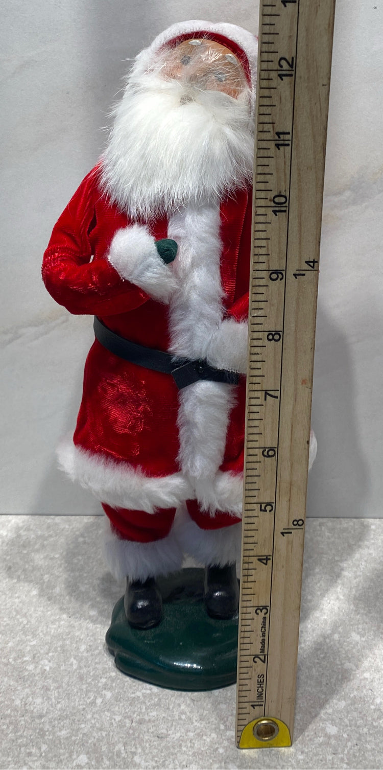 Byer's Choice Santa