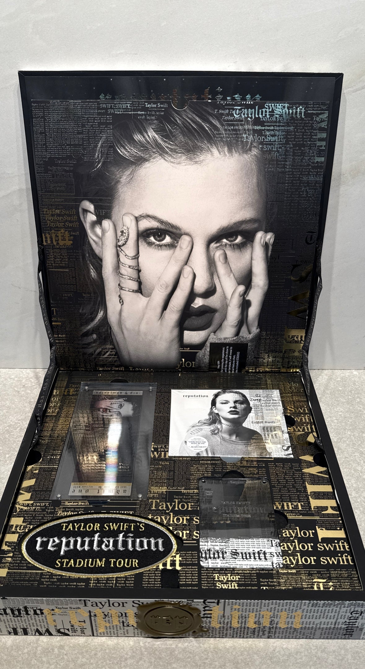 Taylor Swift Reputation Stadium Tour Box