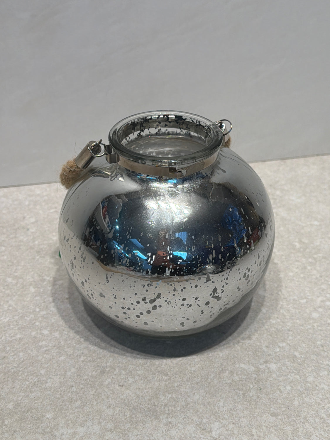 Candleholder