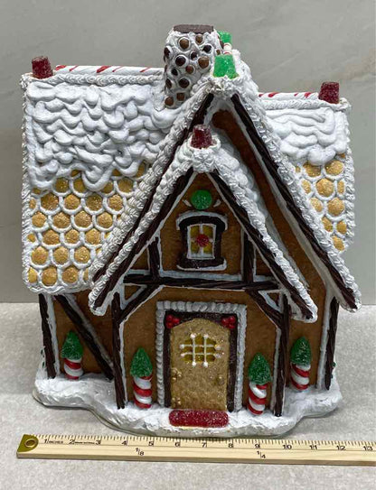Byer's Choice Large Gingerbread House