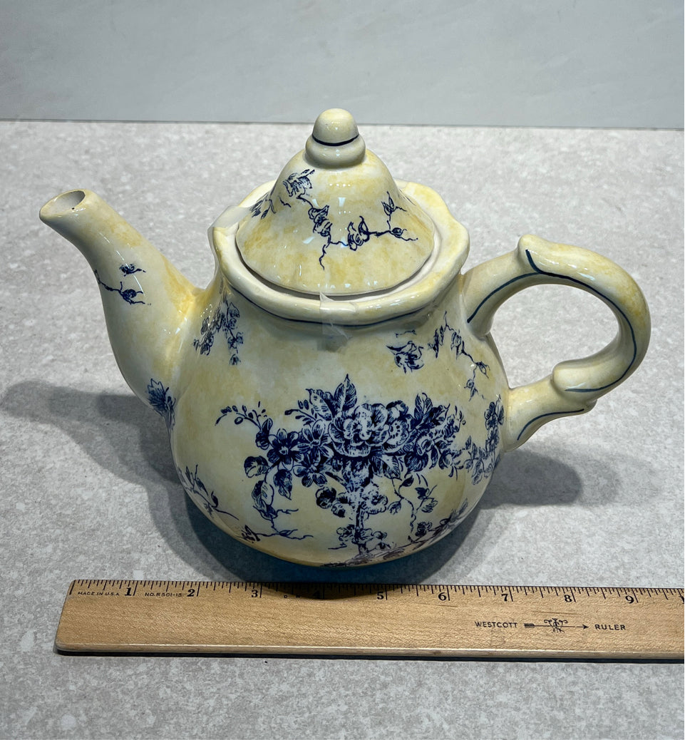 Yellow Toile Teapot