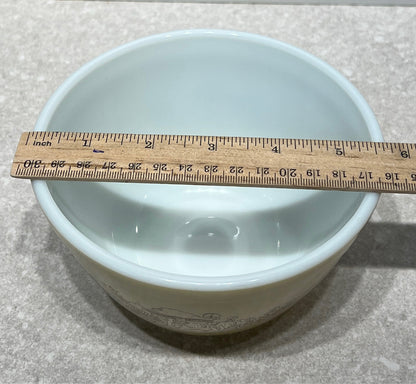 Pyrex Forest Fancies Bowl 401