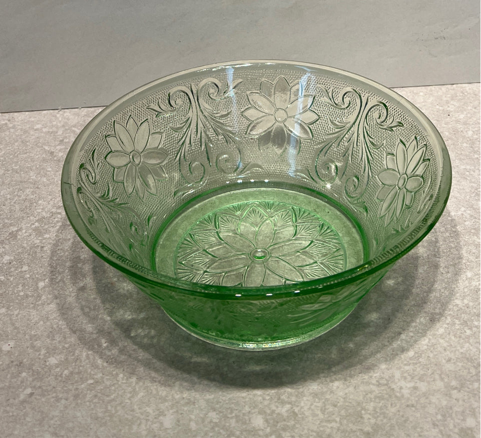 Tiara Chantilly Serving Bowl