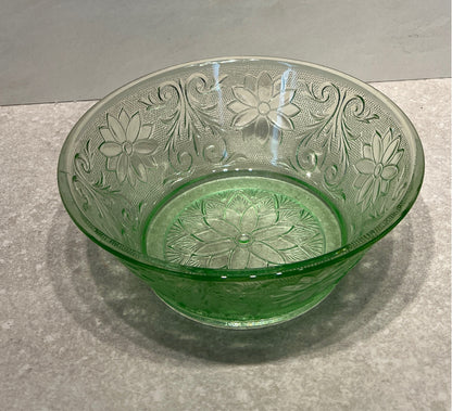 Tiara Chantilly Serving Bowl