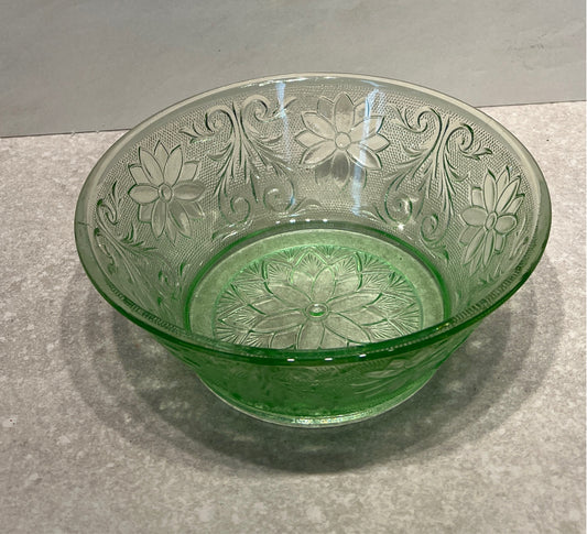 Tiara Chantilly Serving Bowl