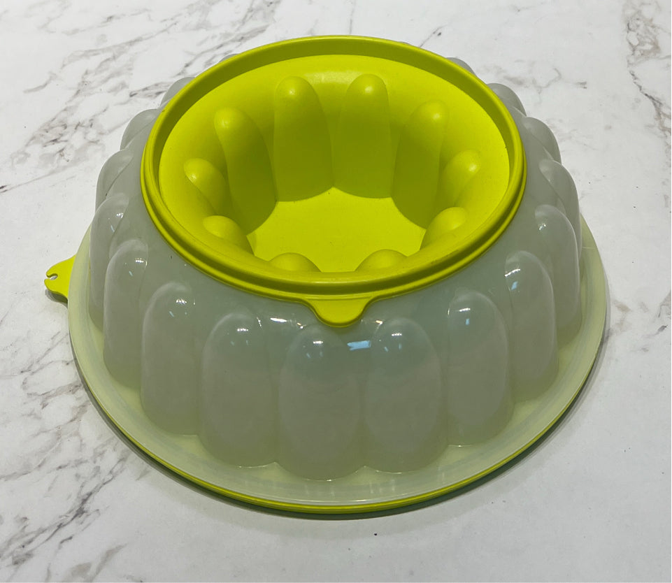 Tupperware Container