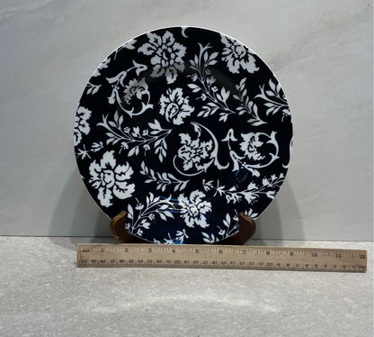 Set of 8 Martha Stewart Plates