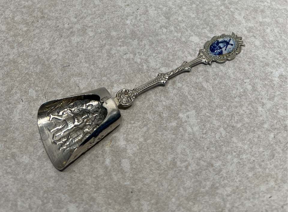 Holland Spoon