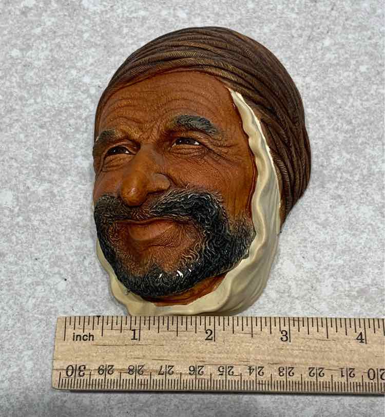 Bossons Figurine