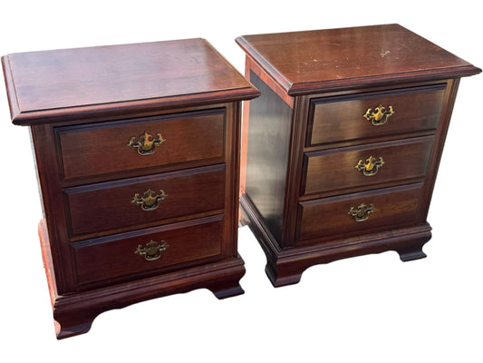 Set of 2 Nightstands