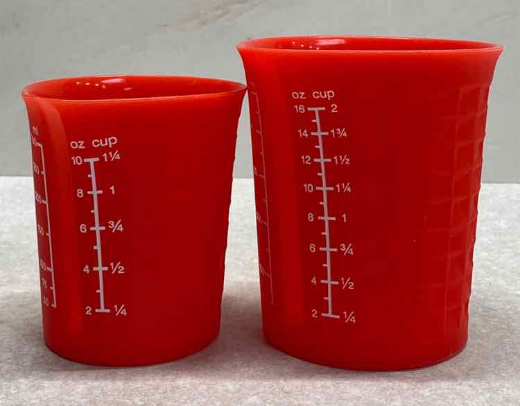 Set of 2 Measuring Cups