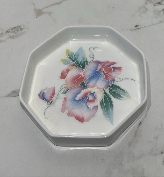 Aynsley Dish