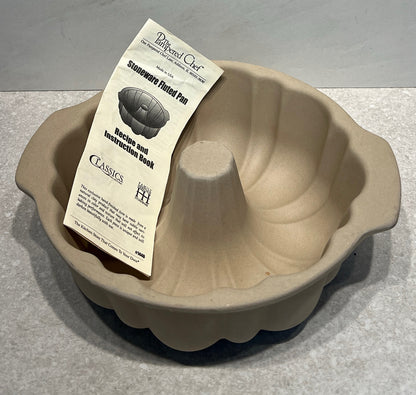 Pampered CHef Stoneware Fluted Pan