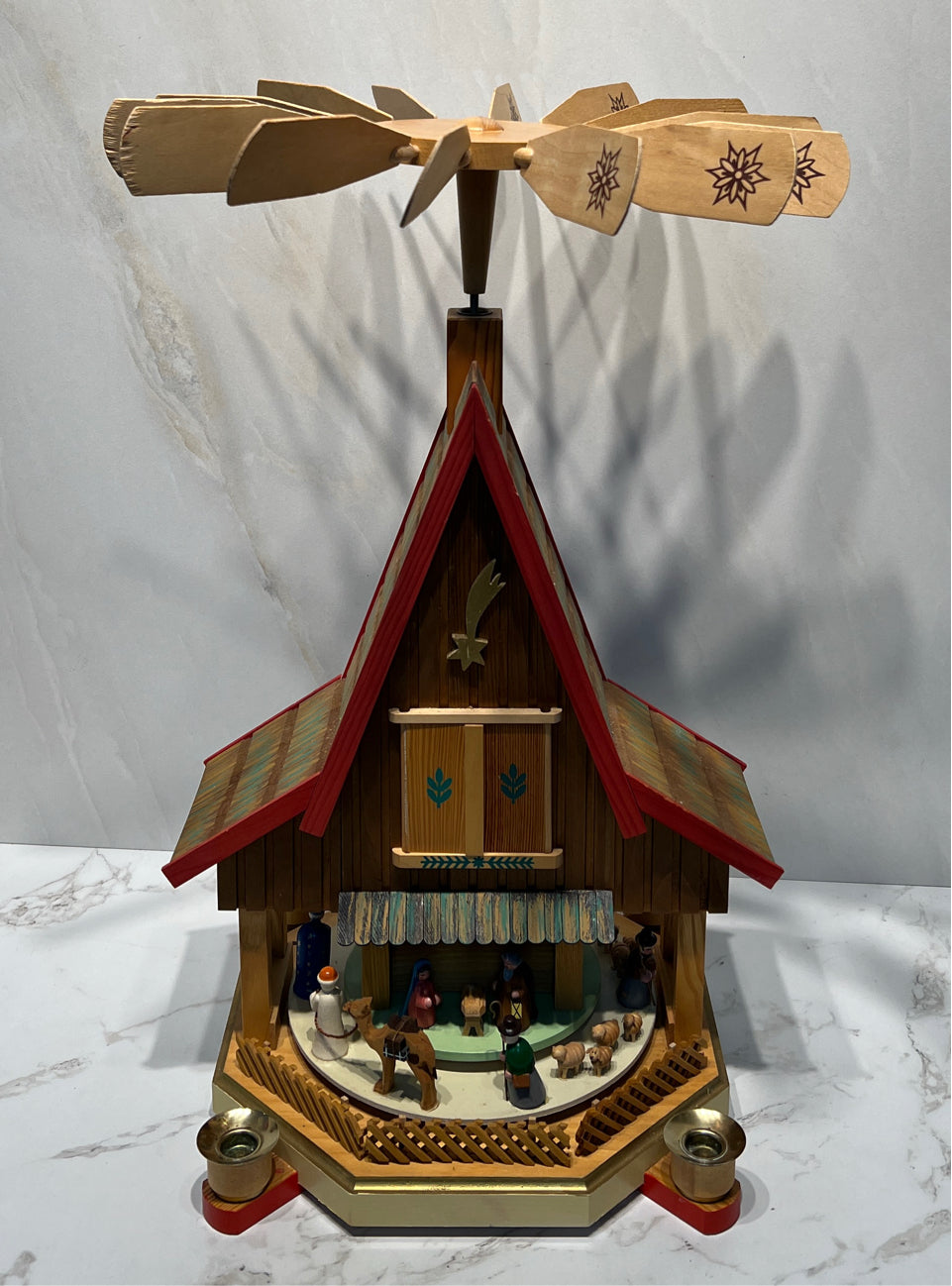 Pyramid Advent