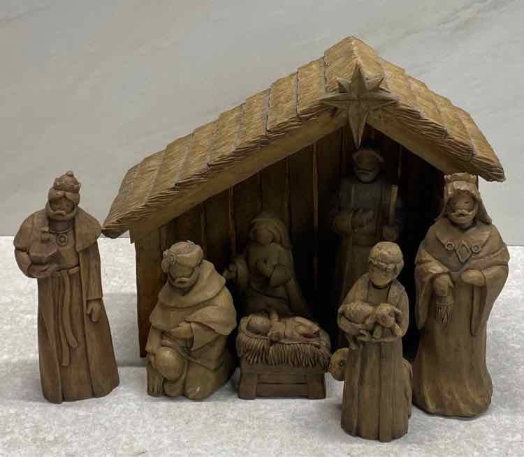 Nativity Set With Cheche