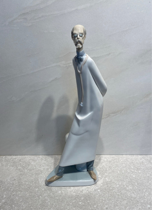 Lladro 4602 "Doctor"