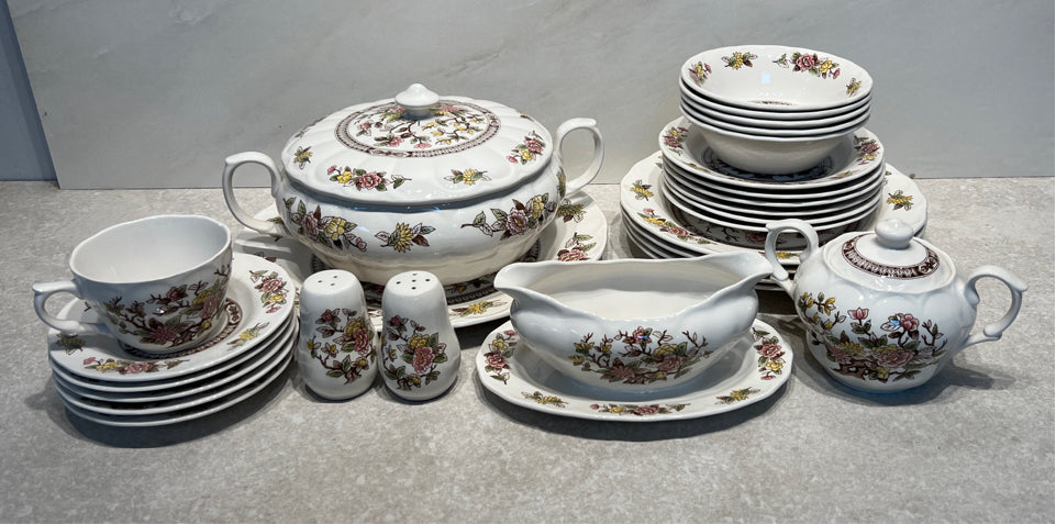 Dinnerware Set