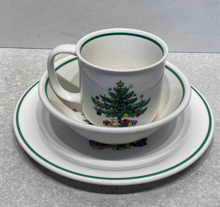 Nikko Set of 3 Dishes Crazing