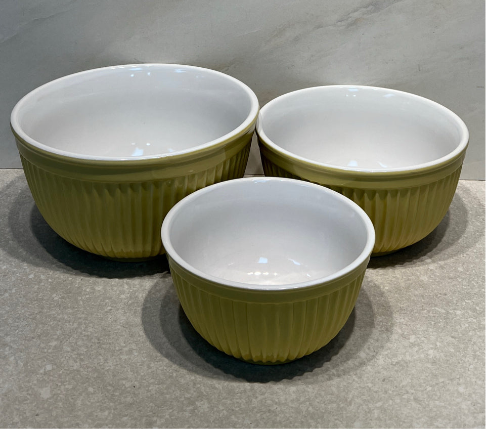 Set of 3 Crate and Barrel Nesting Bowls