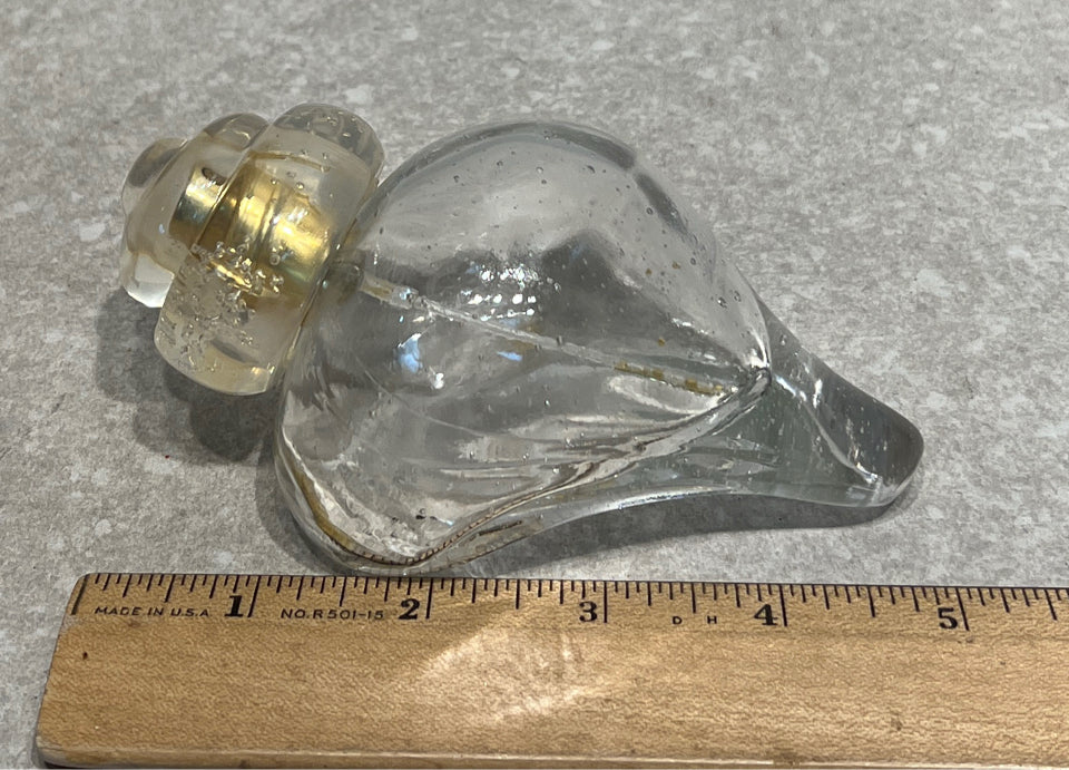 \\Perfume Bottle