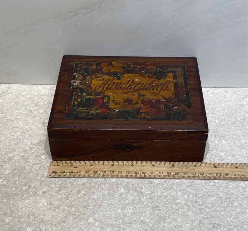 Handkerchief Box