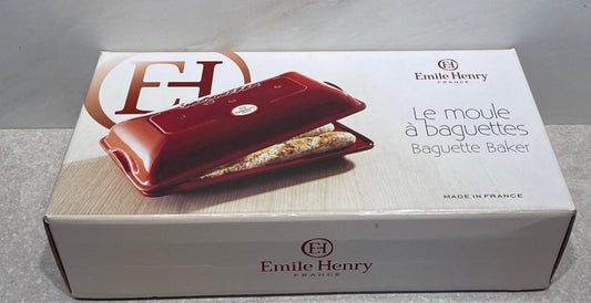 Emile Henry Baguette Baker