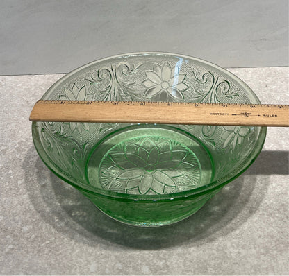 Tiara Chantilly Serving Bowl