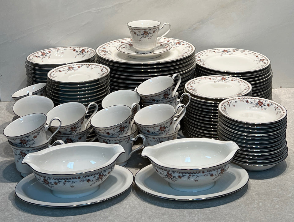 Noritake Adagio Dinnerware Set