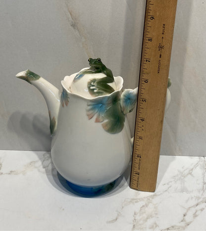 Franz Teapot - Amphibia