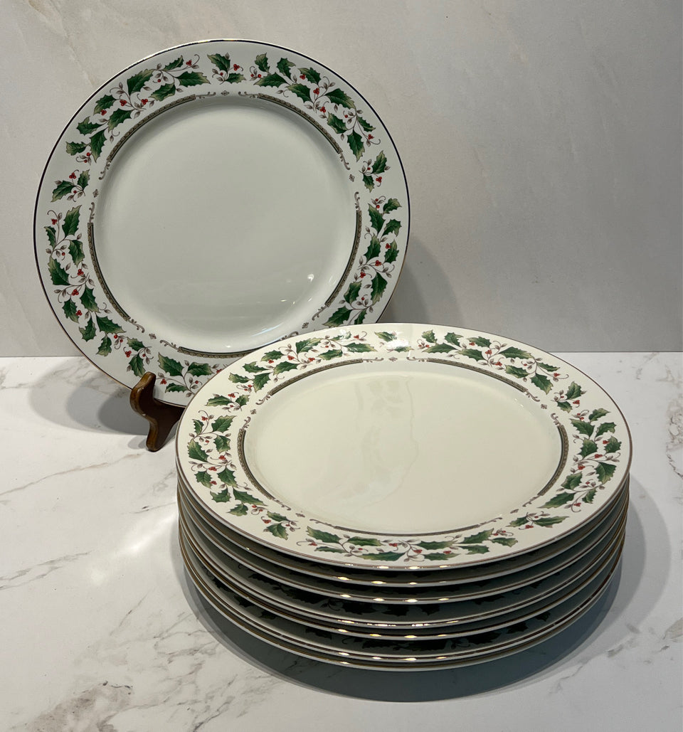 Set of 8 Dinner Plates