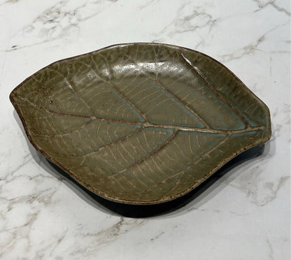 Potery Leaf Plate