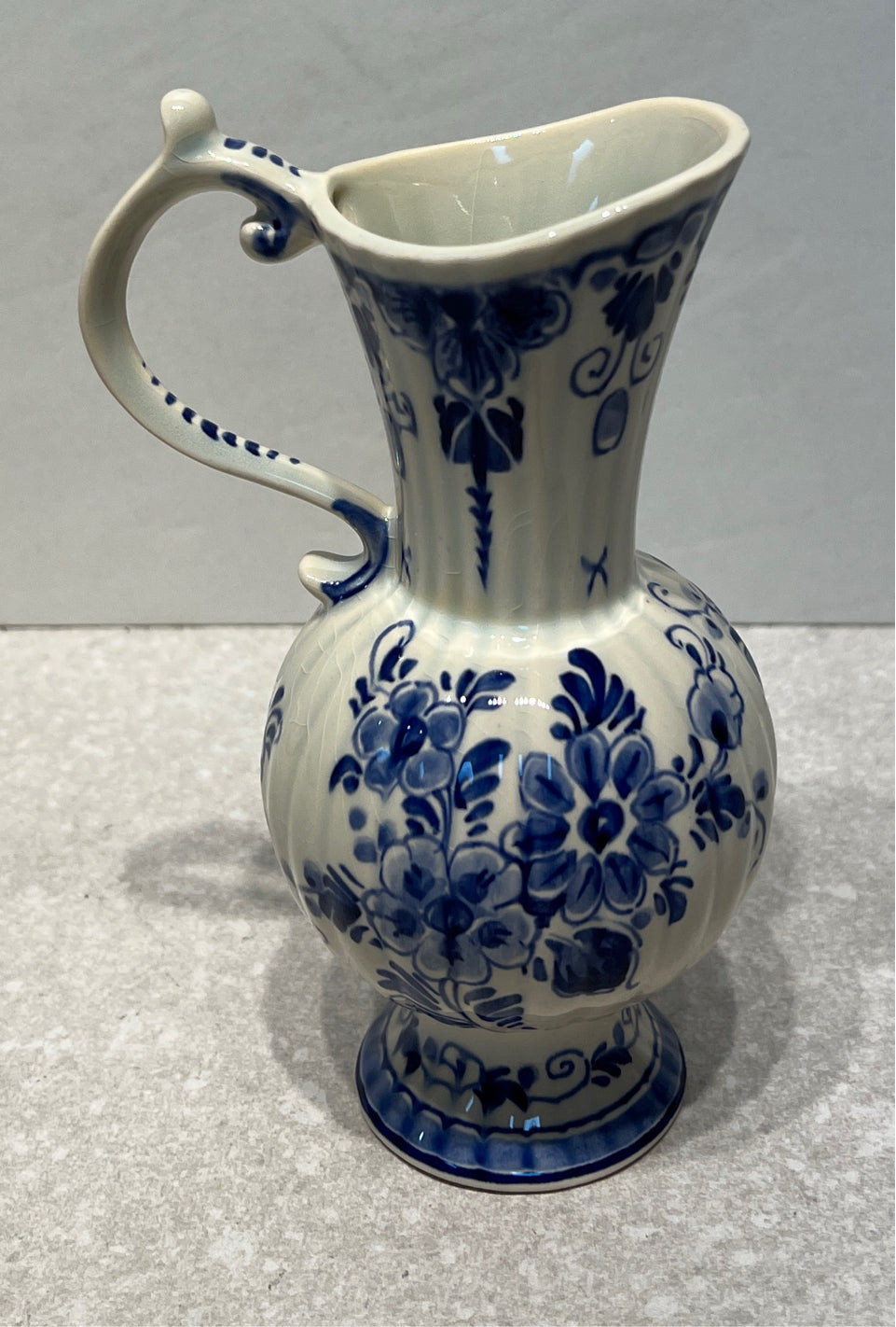 Holland Pitcher
