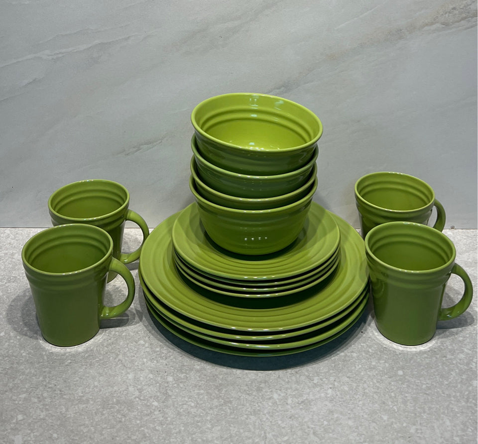 16 Piece Rachael Ray Dinnerware Set