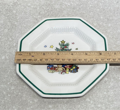 Set of 4 Nikko Plates Crazing