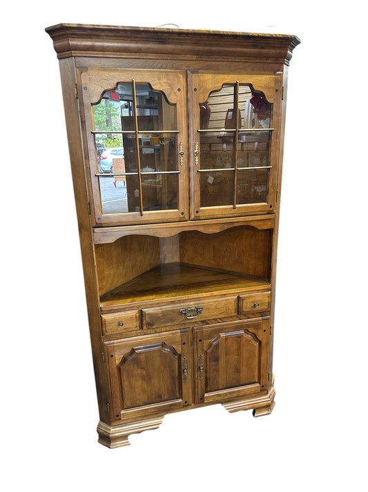 Maple Corner Cabinet