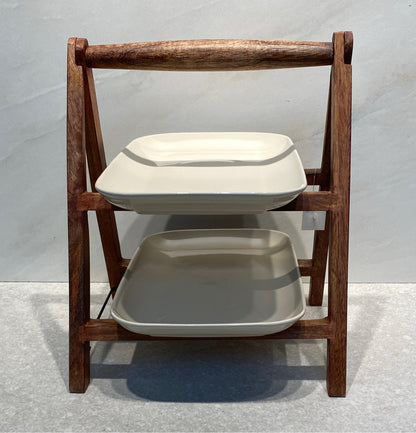 Set of 2 Plates on Stand