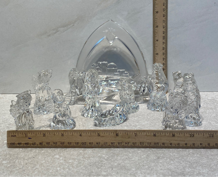 Waterford Nativity Set (11 Pieces)