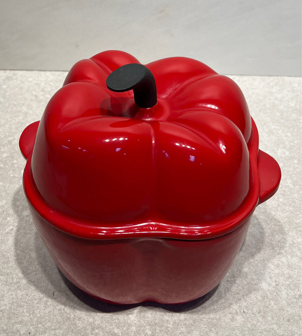 Country Cottage  Dutch Oven Pepper