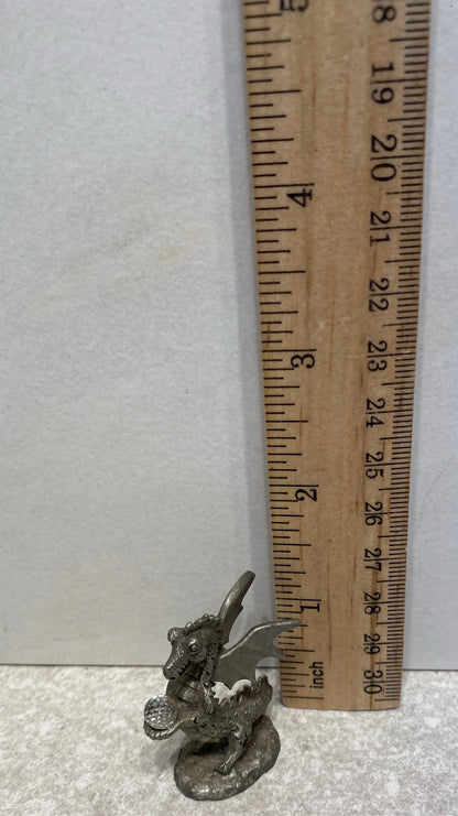 Pewter Figurie