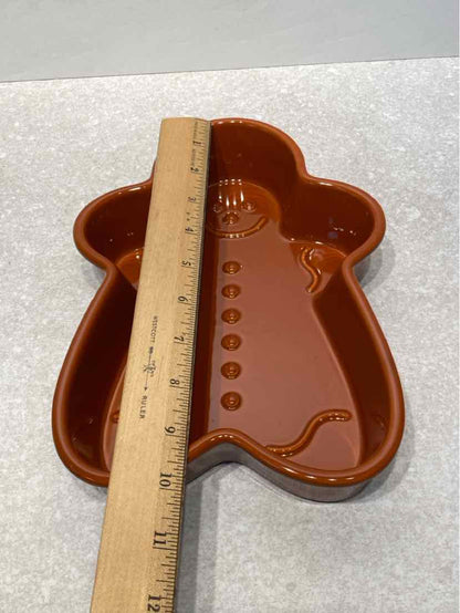 Chantal Gingerbread Dish